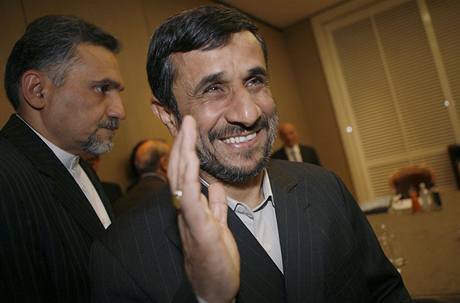 Izraeli vadí, e na konferenci vystoupí íránský prezident Mahmúd Ahmadíneád, který v minulosti oznail holokaust za mýtus. 
